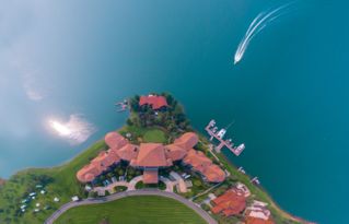 金海湖 榮獲“年度養(yǎng)生抗衰老度假小鎮(zhèn)”稱(chēng)號(hào)的國(guó)際旅行新地標(biāo)